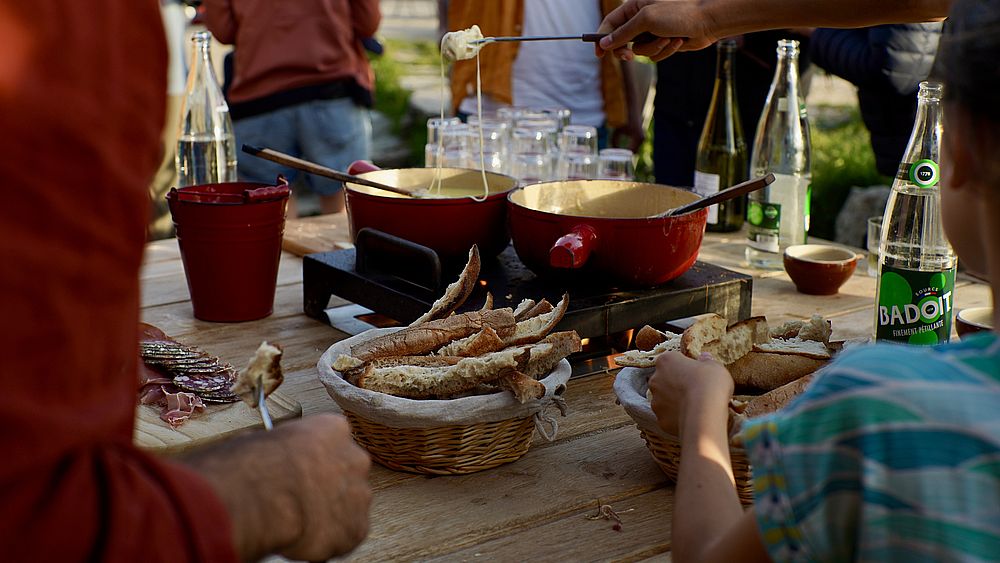 table brasero fondue conivialite